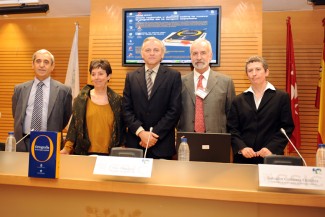 El CSIC organiza en Madrid un debate sobre la nueva ortografía de la lengua española El CSIC organiza en Madrid un debate sobre la nueva ortografía de la lengua española