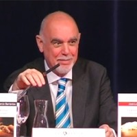 José Luis García Barrientos en la presentación de su libro